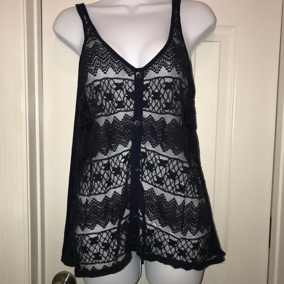 Tops - 🇺🇸Super cute crochet front tank